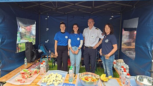 Stand des DV Hannover beim Behördenmarathon 2026 in Hannover. Auf dem Bild Lisa Bewer, Leonie Oltmanns, PVP Stefan Sengel und Monika Adam (v.l.n.r.)