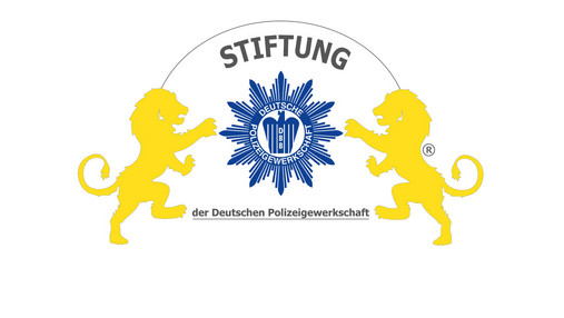 Pensionäre erhalten Weihnachtsgabe für die Stiftung